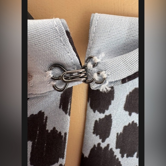 New Theory Silk Leopard Print Slate Blue Sleeveless Blouse Size S New With Tags - Picture 11 of 13